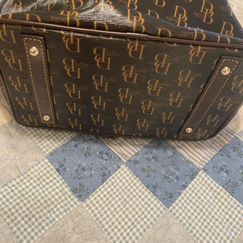 Dooney & Burke drawstring bag & wallet - Picture 5 of 6